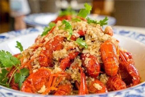 看别人吃卤料的说说心情,味蕾共舞的温馨时光